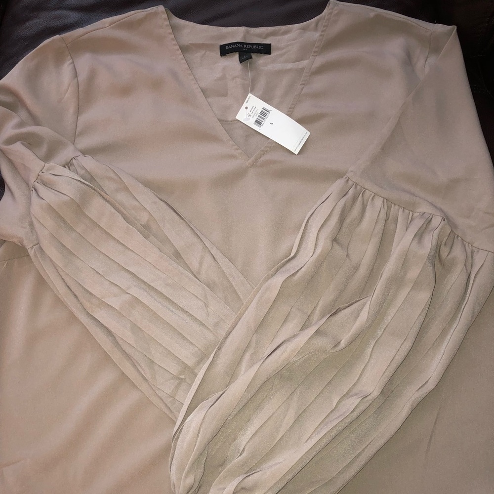 Banana Republic women’s blouse